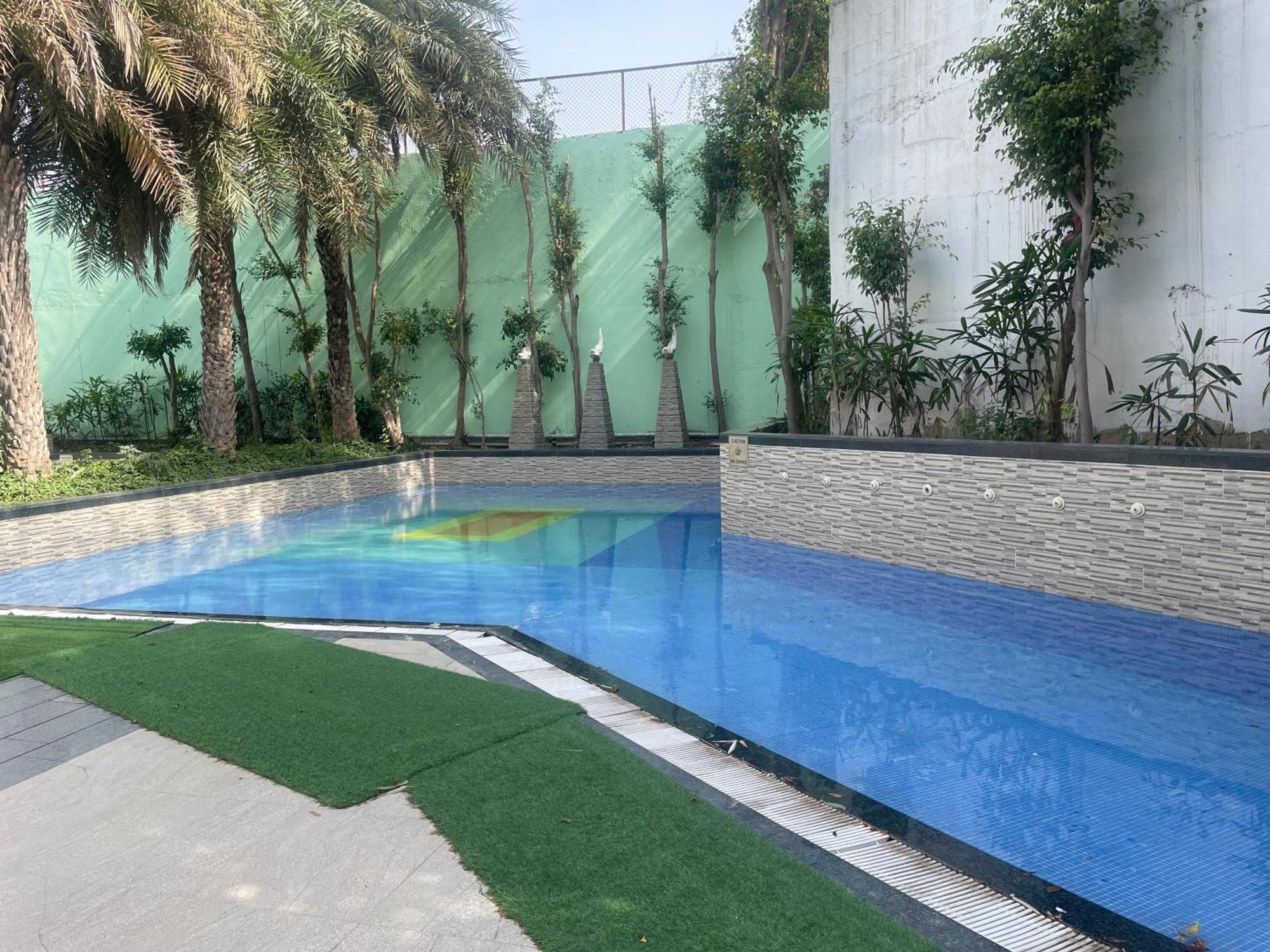 V Retreat Gurgaon Hotell Eksteriør bilde