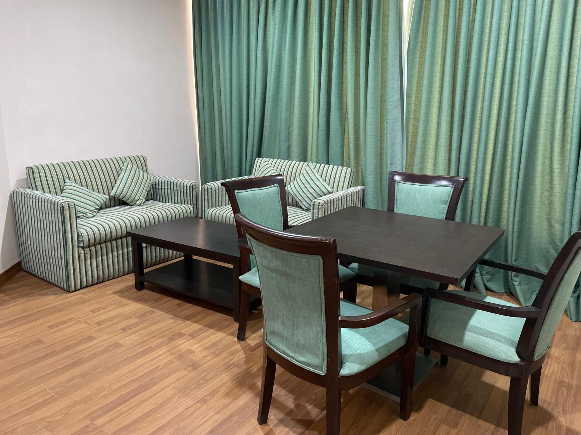 V Retreat Gurgaon Hotell Eksteriør bilde